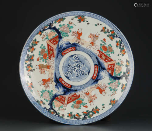 Chinese Ming or Qing Dynasty Famille Rose Charger