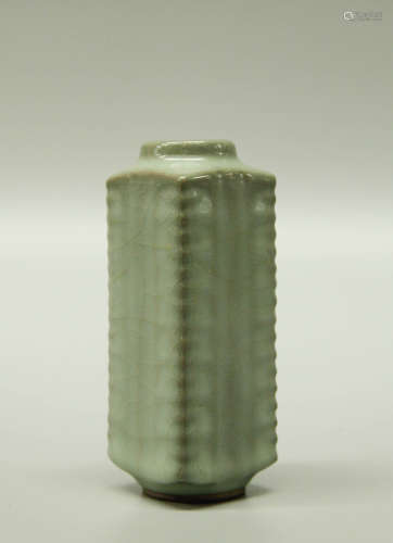 Chinese GuanYao Song Style Square Vase