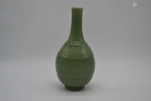 Chinese Long Quan Ware Porcelain Vase