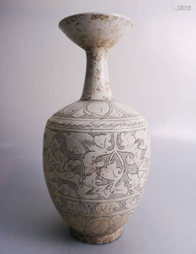 Song Dynasty White Glaze Porcelain Vase