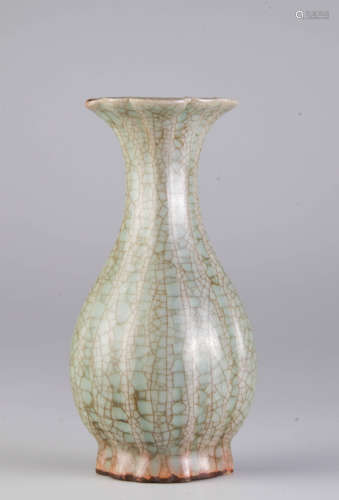 Chinese Song Dynasty Long Quan Porcelain Vase