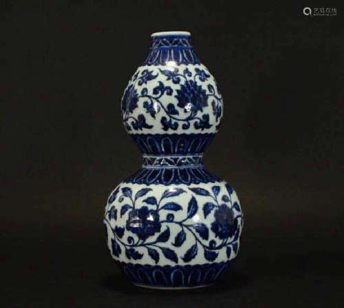 Chinese Blue/White Porcelain Gourd Vase
