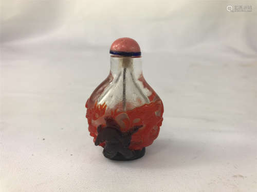 CHINESE DOUBLE COLOR PEKING GLASS SNUFF BOTTLE