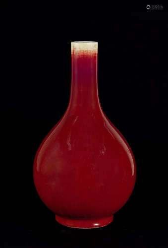 清 红釉胆瓶