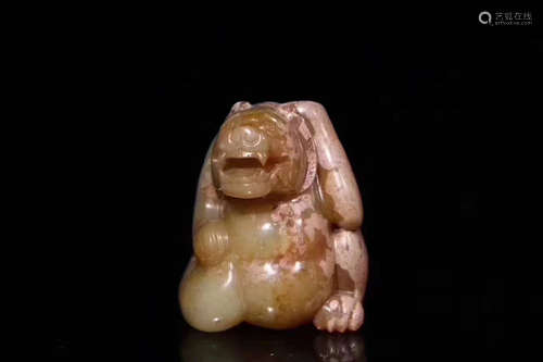 A BEAR DESIGN OLD JADE CARVING