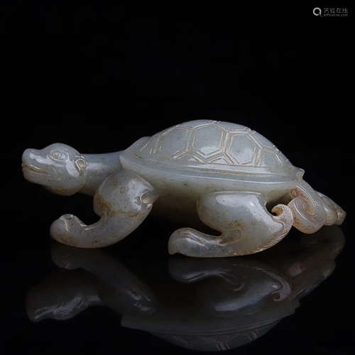 A TURTLE DESIGN OLD HETIAN JADE HAND PIECE