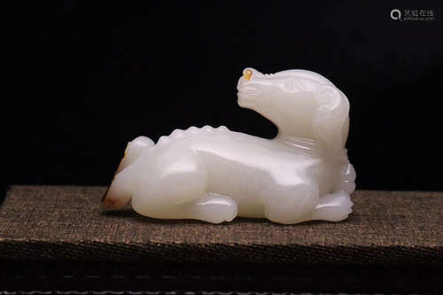 AN OLD TIBETAN DOG DESIGN HETIAN JADE HAND PIECE