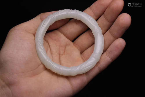 AN OLD TIBETAN BAMBOO PATTERN HETIAN JADE BANGLE