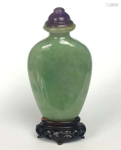 Chinese Green Jadeite Snuff Bottle