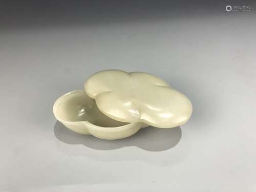 Carved White Jade Flower Petal bowl with Cover