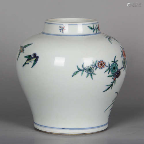 CHINESE DOUCAI PORCELAIN JAR