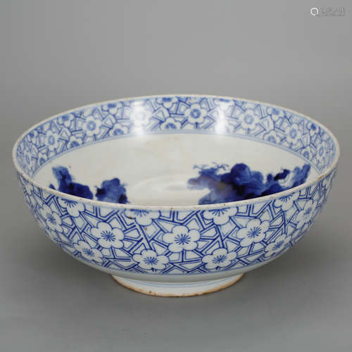 CHINESE BLUE AND WHITE PORCELAIN BOWL