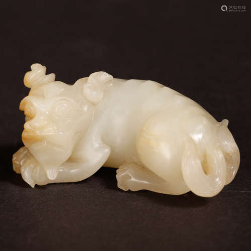 CHINESE WHITE JADE CARVED BEAST