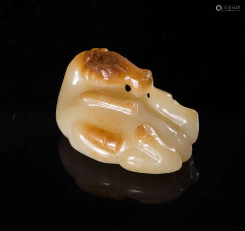 A HETIAN JADE HORSE SHAPED INCENSE ORNAMENT