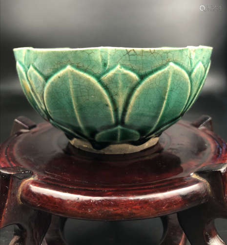 A GREEN LOTUS SHAPED BOWL