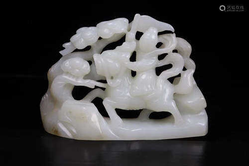 A HETIAN JADE CARVED PENDANT