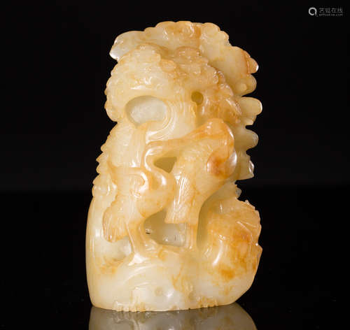 A HETIAN JADE OPENWORK CRANE ORNAMENT