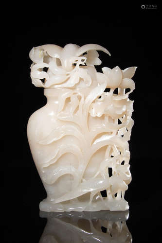 HETIAN JADE VASE AND FLOWER