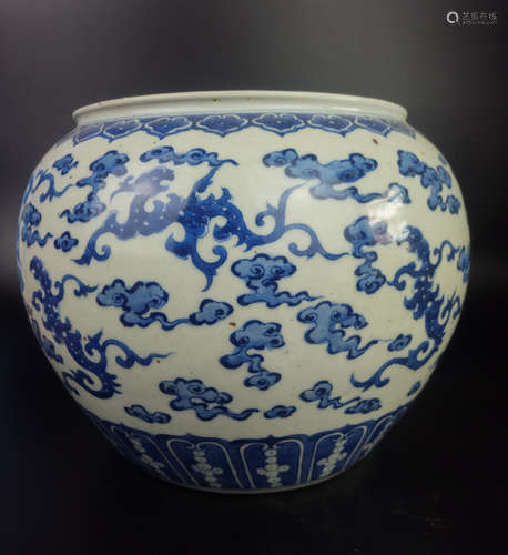 A BLUE AND WHITE CLOUD PATTERN JAR