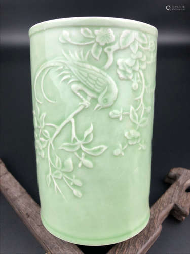 A DOUQING CELADON FLORAL&BIRD PATTERN BRUSH POT