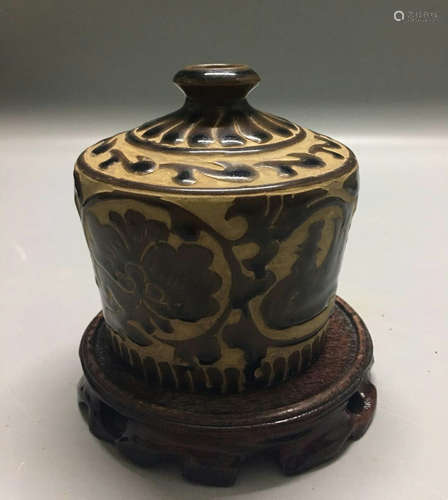 A CIZHOU FLORAL INCISED POT