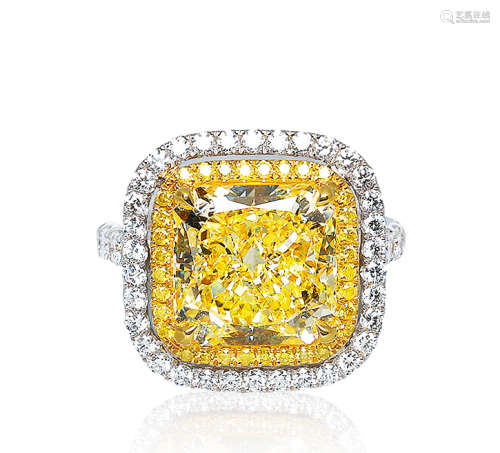 6.53克拉 天然彩黄色VS1净度钻石配钻石戒指