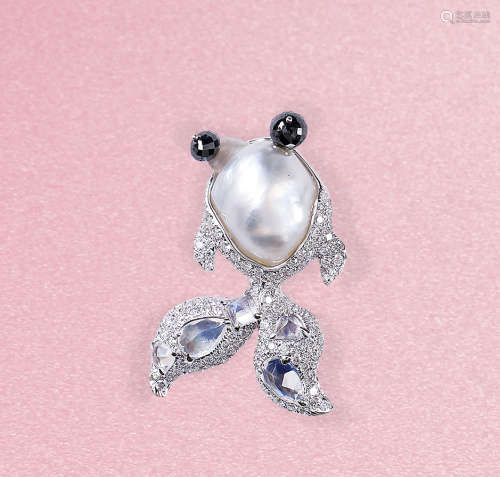 白色珍珠配钻石及月光石「悠」吊坠