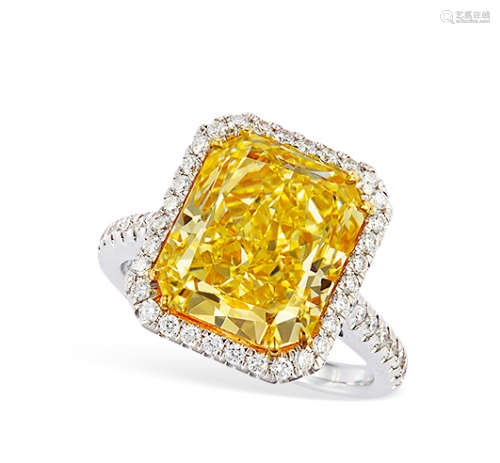 8.05克拉 天然浓彩黄色VS2净度钻石配钻石戒指