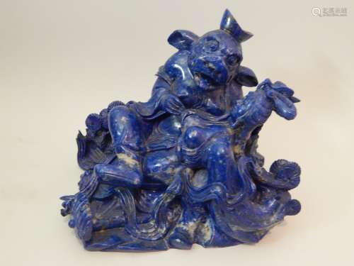 Sculpture en lapis lazuli représentant un cochon s...
