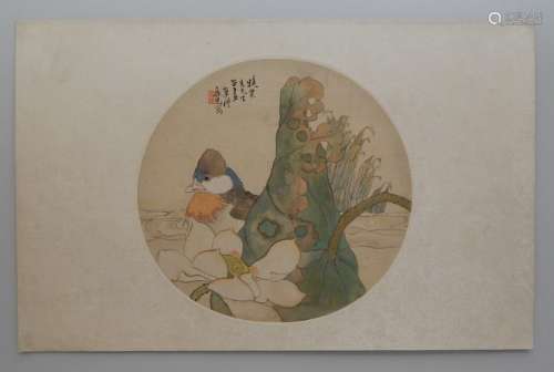Peinture ronde sur soie : canard mandarin et lotus...