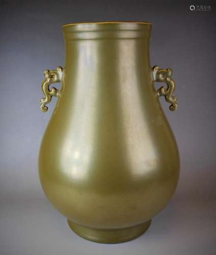 A Chinese Qing dynasty tea glazed porcelain vase