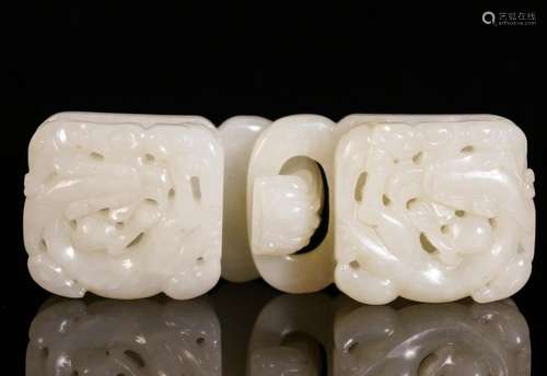 .CHINESE QING DYNASTY WHITE JADE BELT BUCKLE