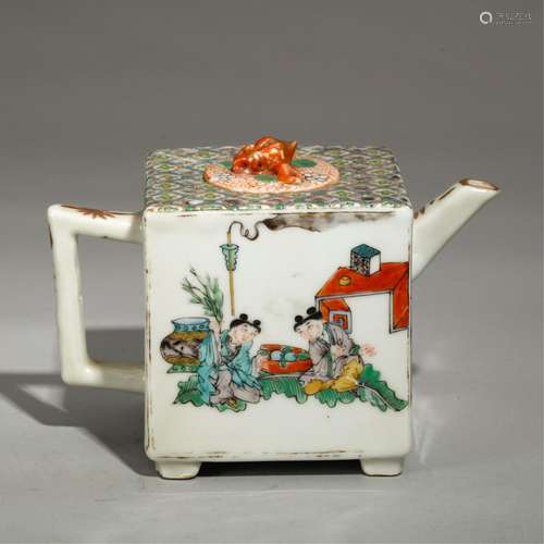 CHINESE FAMILLE ROSE PORCELAIN TEAPOT