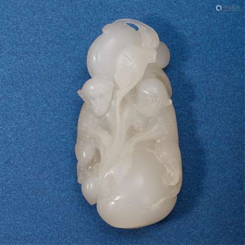 CHINESE JADE CARVED PENDANT