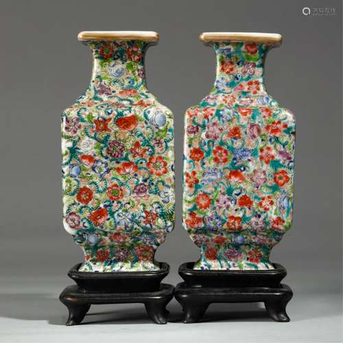 CHINESE FAMILLE ROSE PORCELAIN VASES QIANLONG MARK