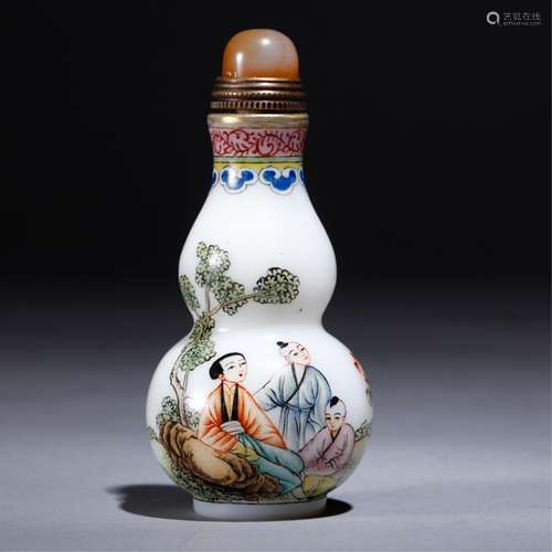 CHINESE ENAMELS ON PEKING GLASS SNUFF BOTTLE