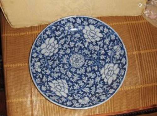 A chinese Kangxi blue and white large plate