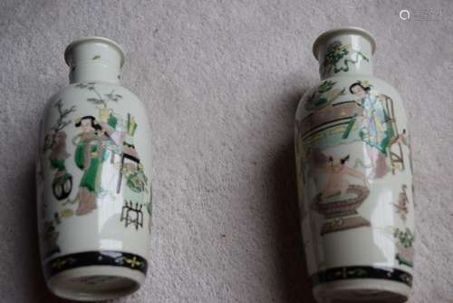 A pair of qing vase, very nice drawing.