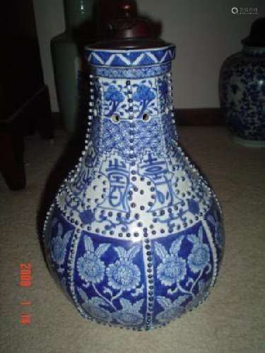 Ming wali vase