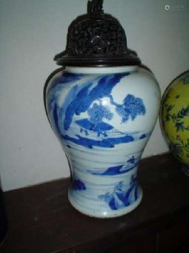 Chinese kangxi vase