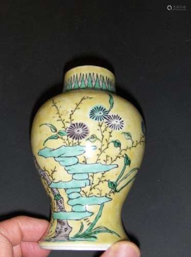 Chinese kangxi three colour vase museum quality