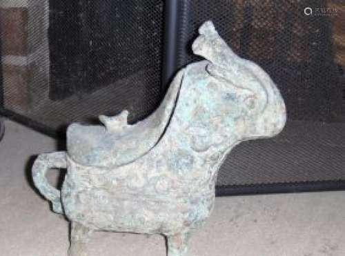 Chinese bronze vessel rabit