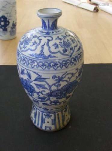 Chinese blue white ming jiajing mark and period vase