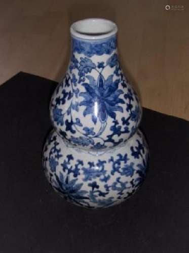 Chinese early qing double guard vases.