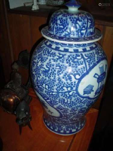 Chinese blue and white 18th century vase