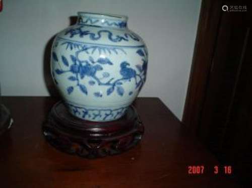 Chinese ming dynasty vase.