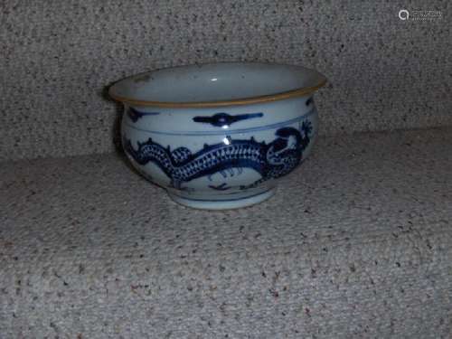 Chinese kangxi blue and white incense burner.