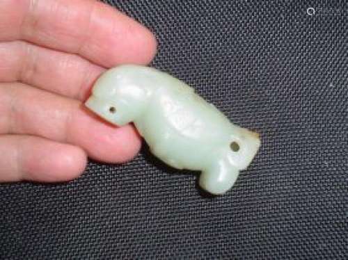 Chinese qing dynasty jade eagle carving.