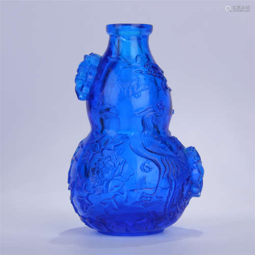 CHINESE BLUE PEKING GLASS CARVED SNUFF BOTTLE