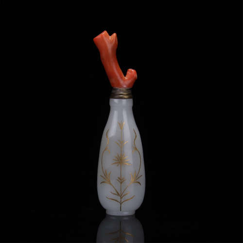 CHINESE WHITE JADE GOLD PAINTED CORAL STOPPER SNUFF BOTTLE